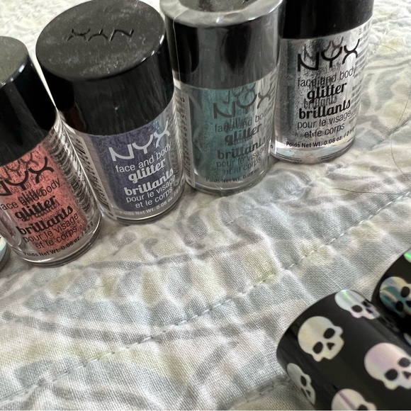 GLITTER AND LIQUID EYESHADOW BUNDLE MUST GO - Picture 2 of 12